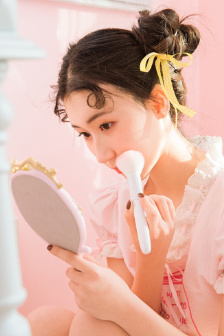两个黑人挺进校花体内NP在线